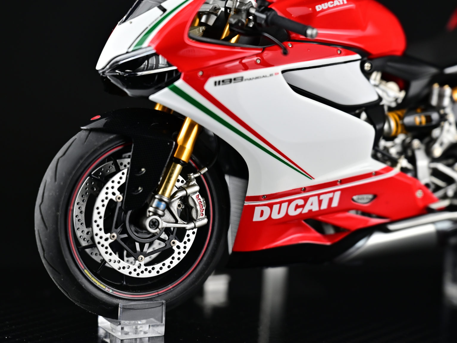 TAMIYA1 12 DUCATI 1199 PANIGALE S TRICOLOREタミヤ1 12 ドゥカティ1199パニガーレS