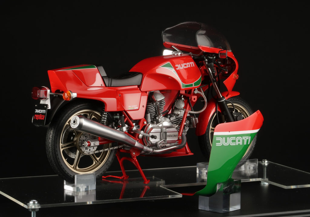 タミヤ 1 12 ドゥヵティ900マイク ヘイルウッド レプリカ 制作記その11 ディスプレイケースの制作 そして完成 プラモデル製作ブログ From Ns製作所